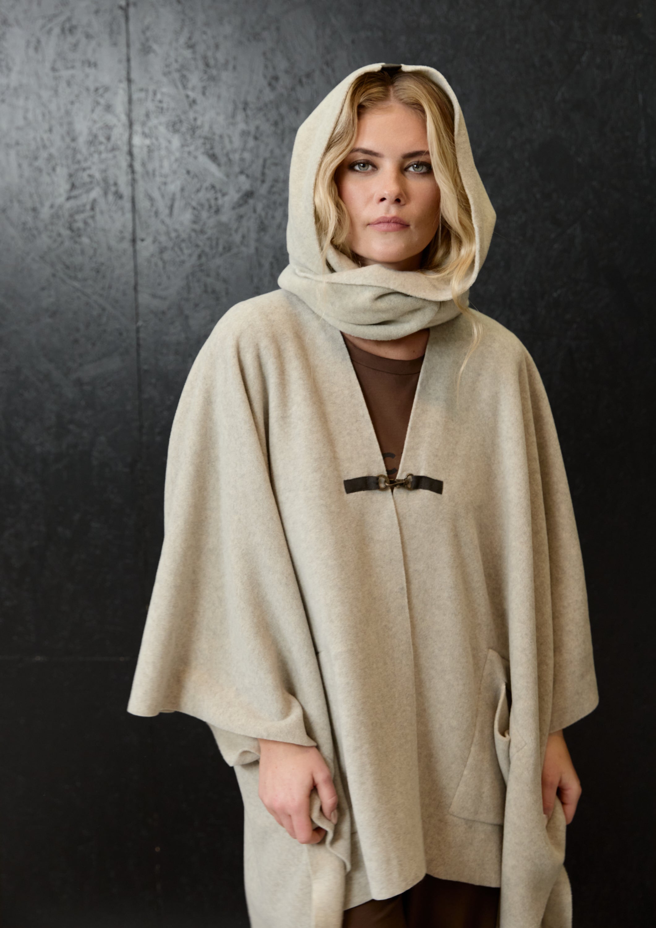HENRIETTE STEFFENSEN COPENHAGEN SCARF WITH HOOD - 4127 SCARFS SAND 805