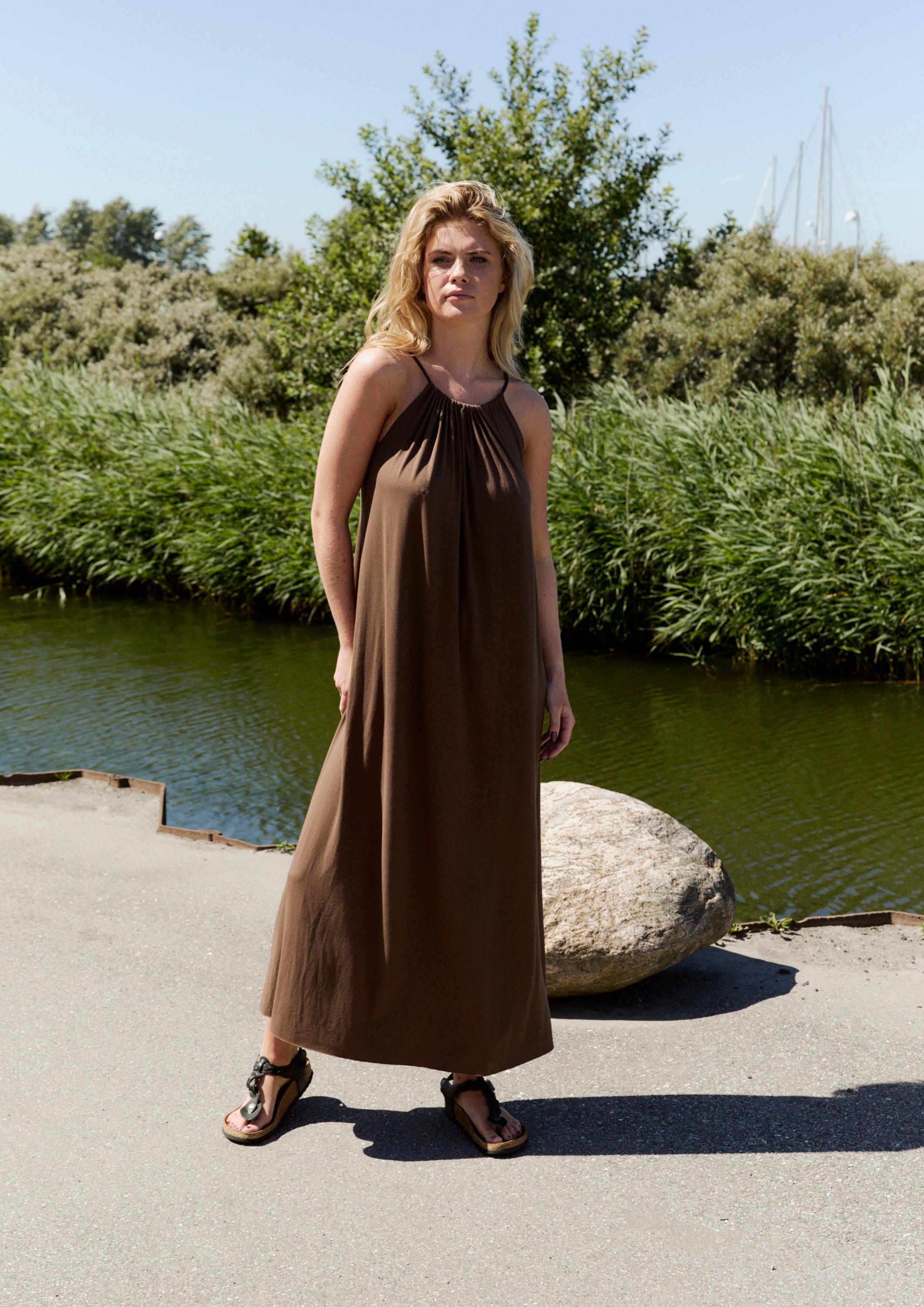 HENRIETTE STEFFENSEN COPENHAGEN STRAP DRESS - 98069 KJOLER CHOCOLATE 844