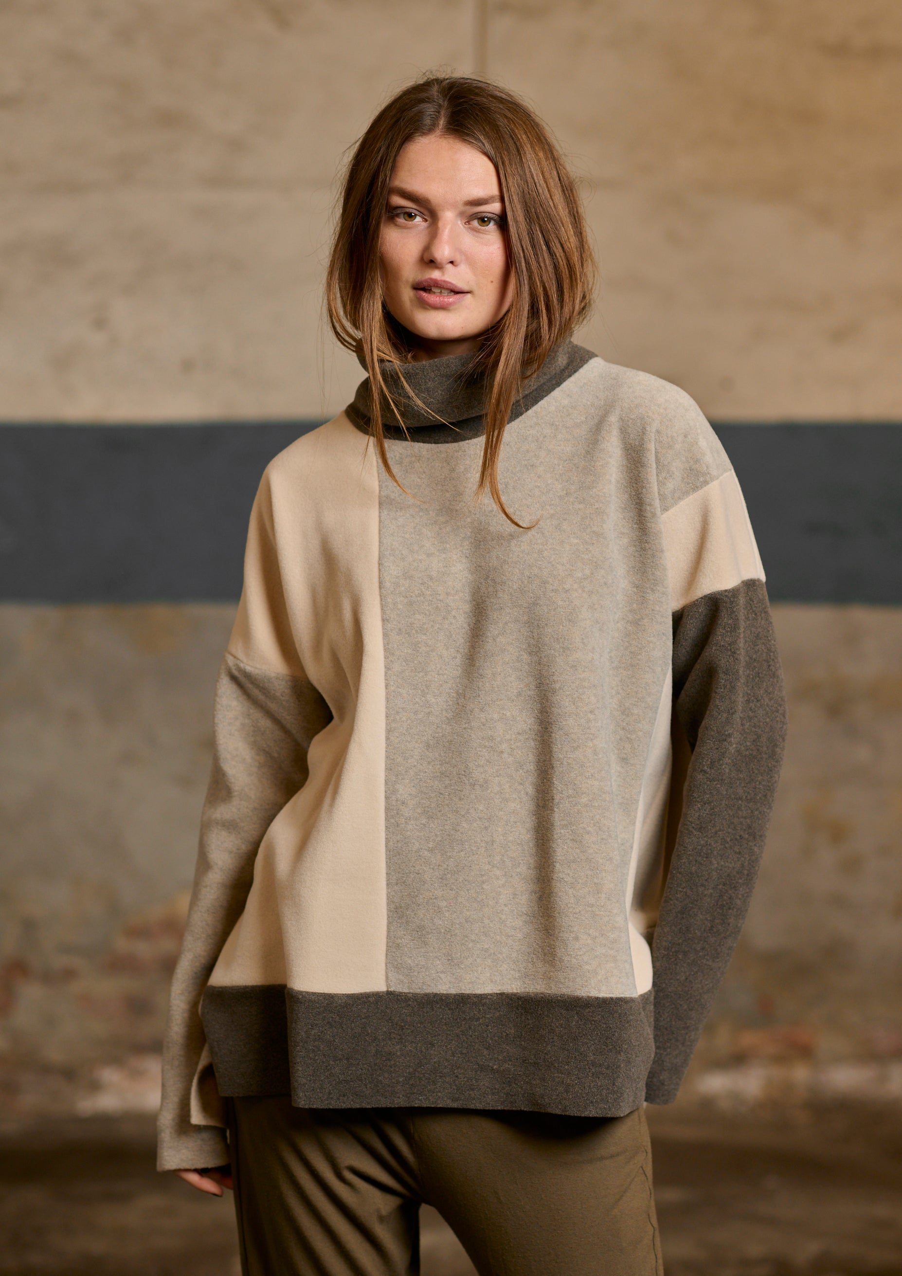 HENRIETTE STEFFENSEN COPENHAGEN SWEATER NO WASTE - 1340 BLUSER BARK/KIT/SAND 645
