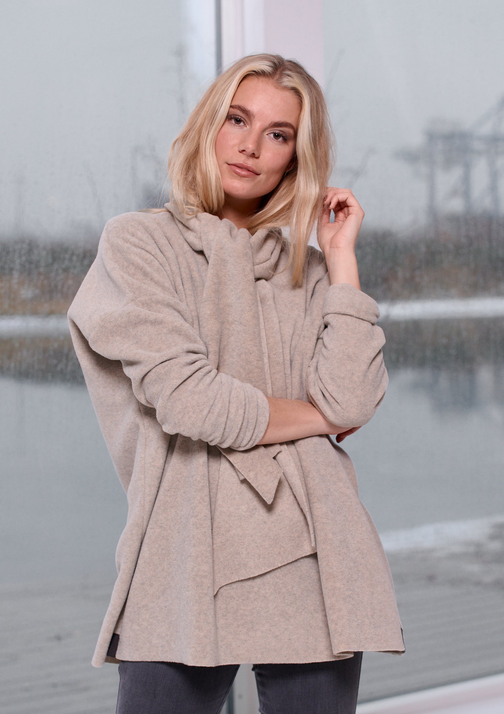HENRIETTE STEFFENSEN COPENHAGEN SWEATER WITH SCARF - 1338 BLUSER SAND 805