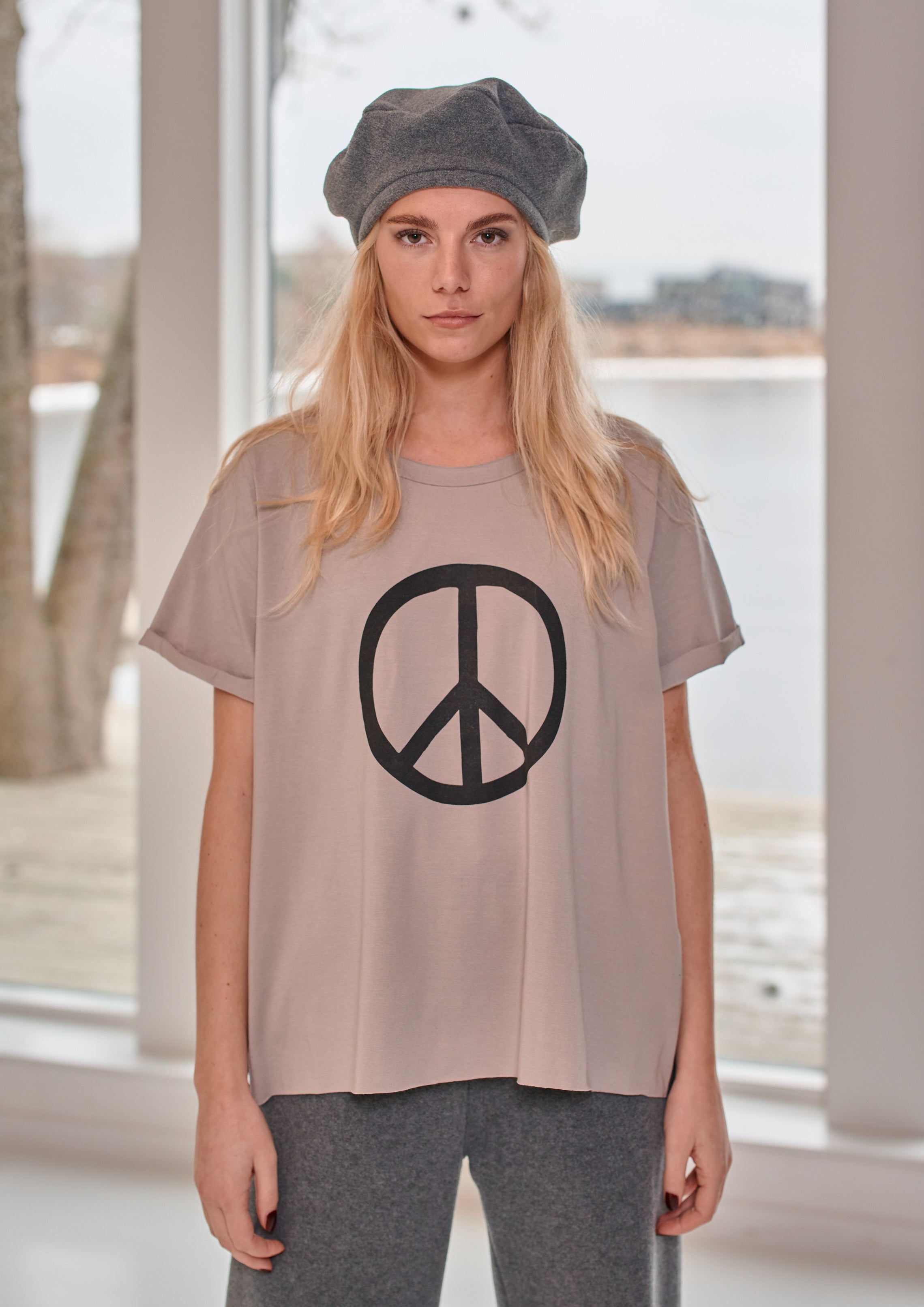 HENRIETTE STEFFENSEN COPENHAGEN TEE PEACE PRINT - 96066 T-SHIRTS SAND 805