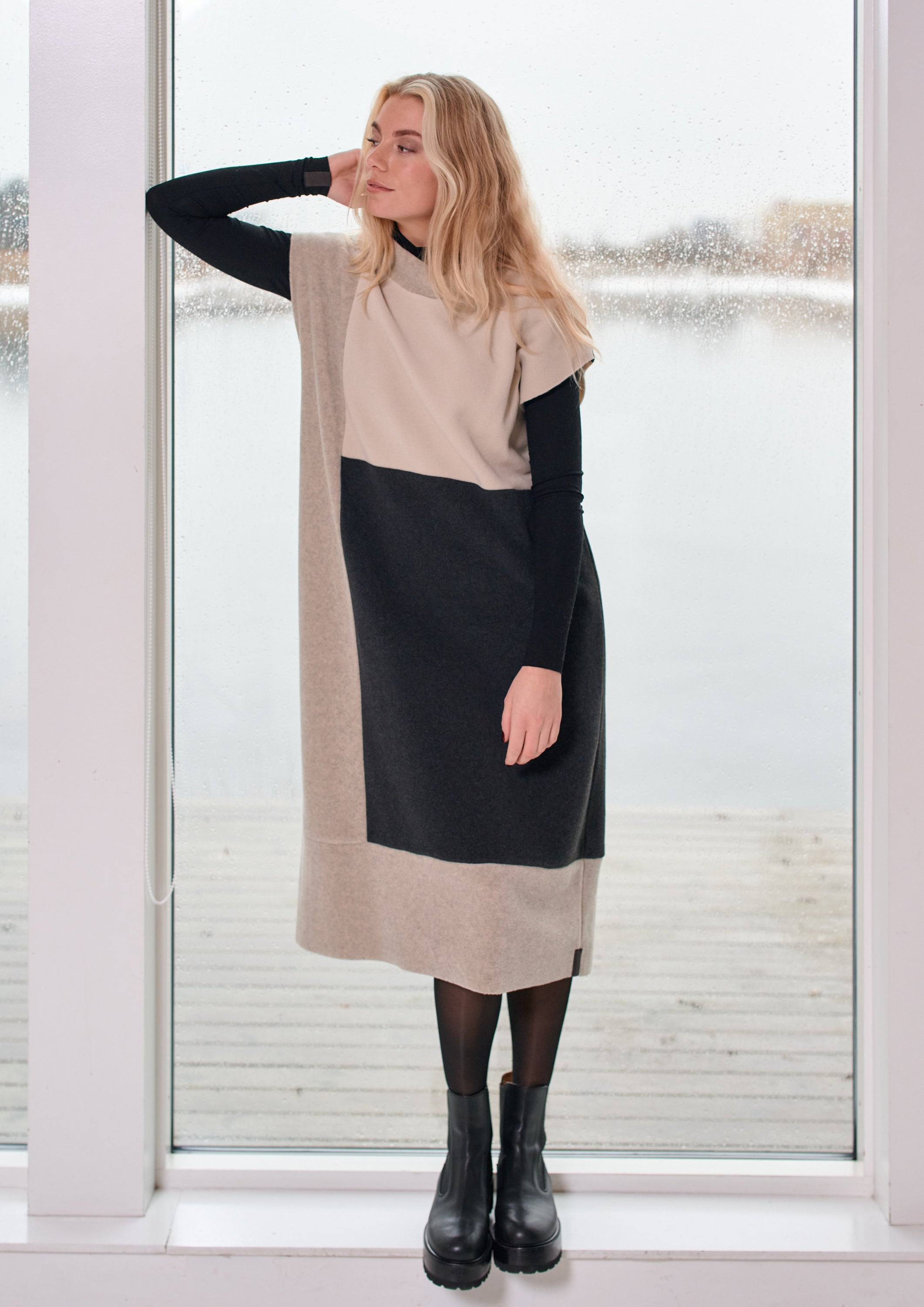 Henriette Steffensen Fleece V-Neck Sweater Rust