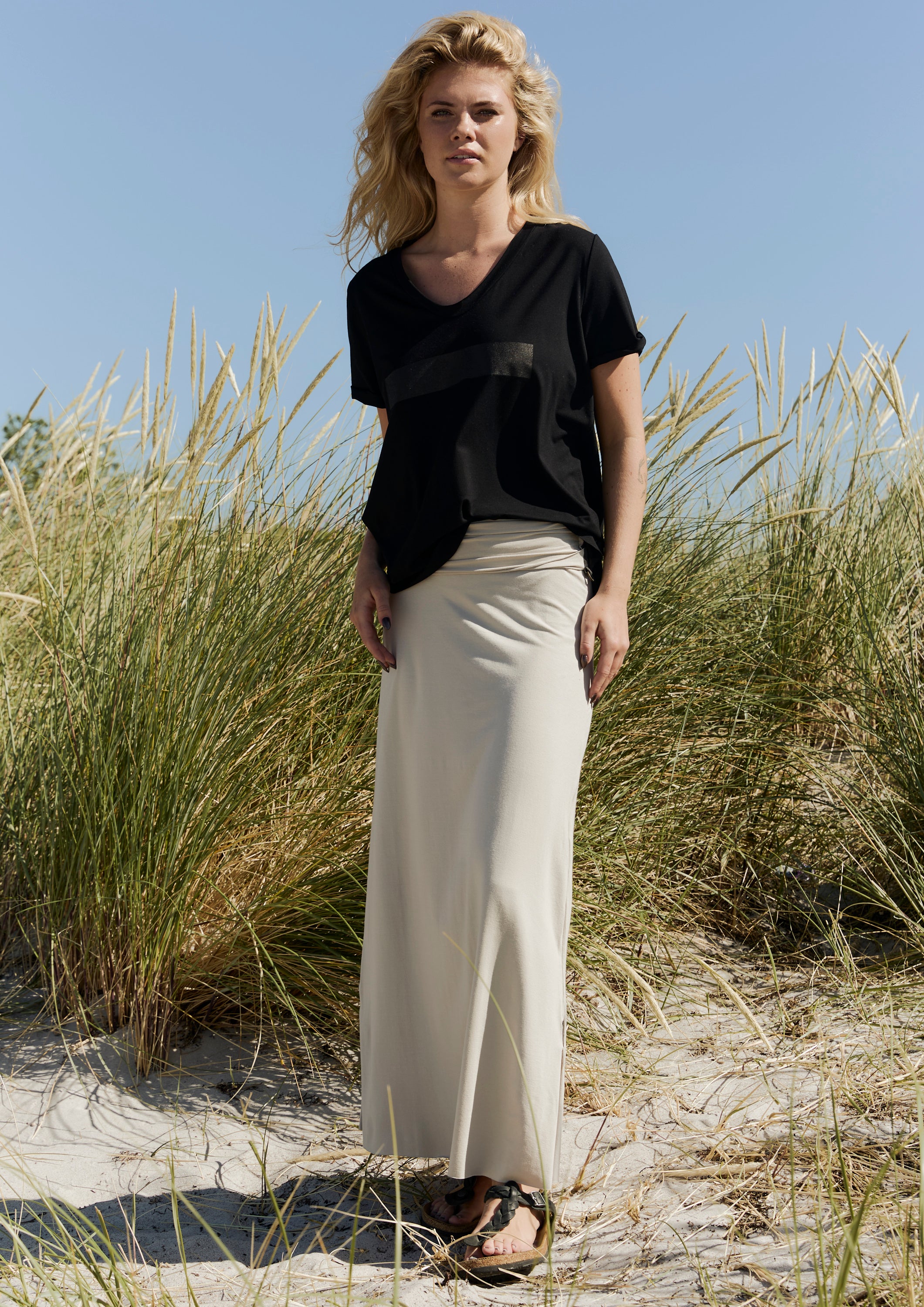 HENRIETTE STEFFENSEN COPENHAGEN V-NECK TEE - 96105 ERASE T-SHIRTS BLACK 900