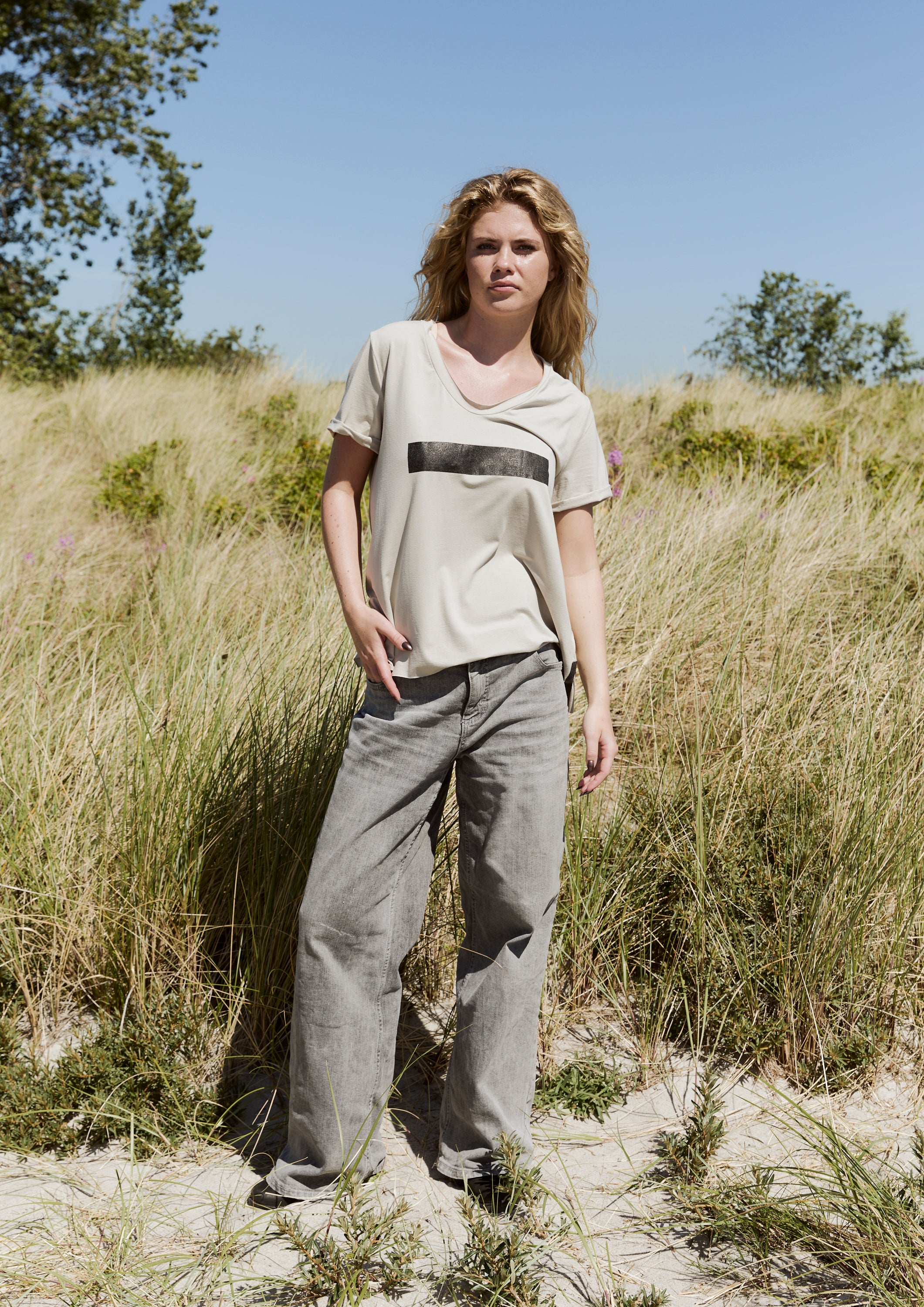 HENRIETTE STEFFENSEN COPENHAGEN V-NECK TEE - 96105 ERASE T-SHIRTS KIT 831