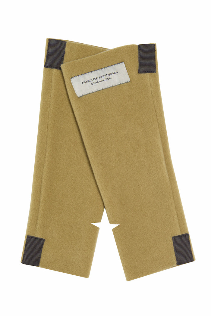 HENRIETTE STEFFENSEN COPENHAGEN WRIST WARMERS - 6022 WRIST WARMERS OLIVE 655