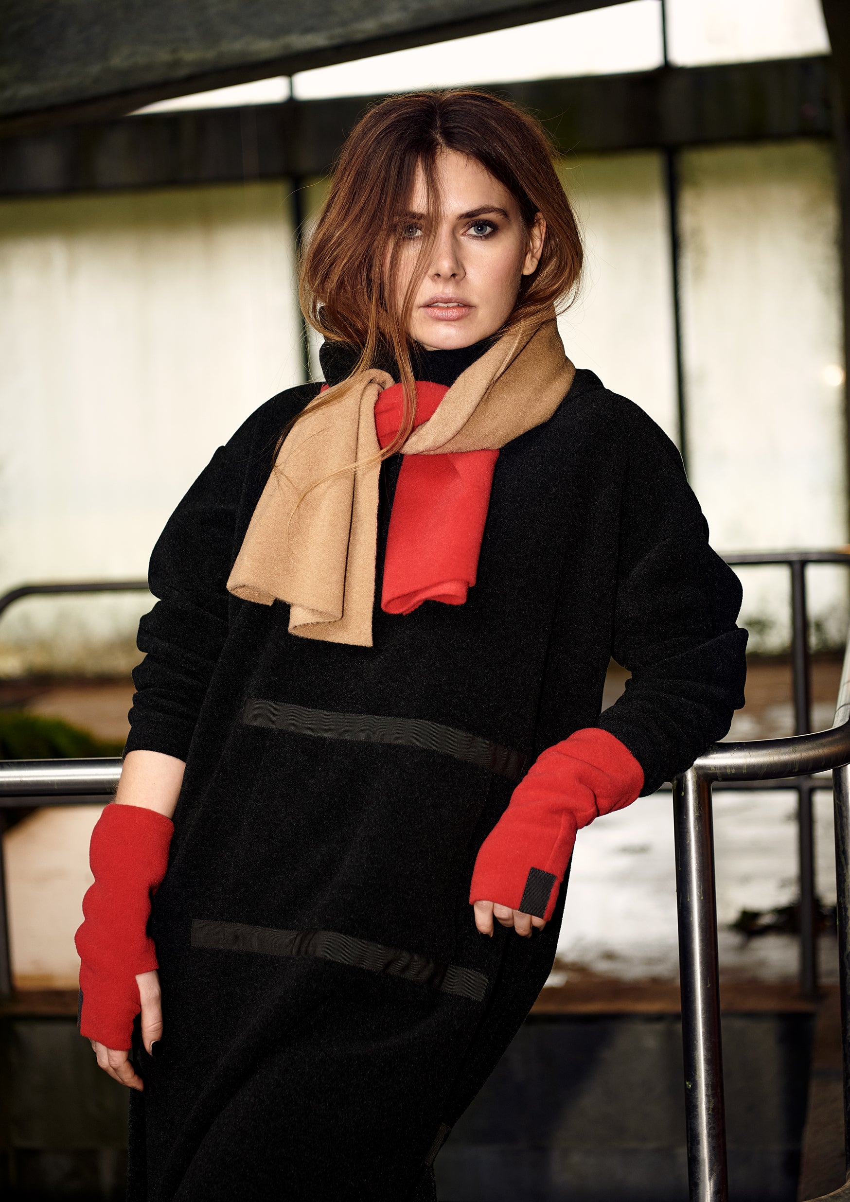 HENRIETTE STEFFENSEN COPENHAGEN WRIST WARMERS - 6022 WRIST WARMERS RED 407
